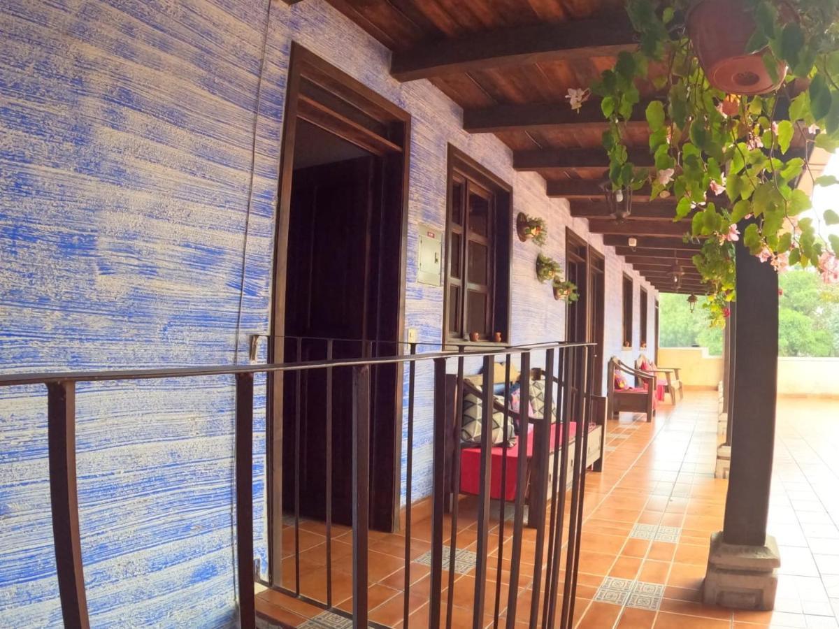 Hotel El Mirador Anexo 1 Santa Lucía Milpas Altas Kültér fotó